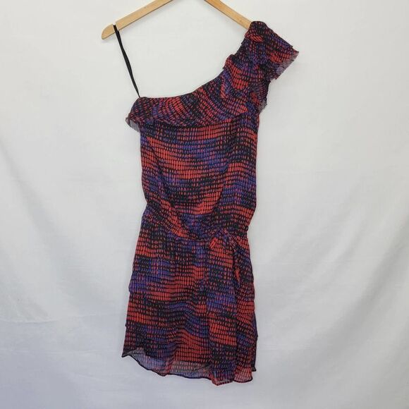 The limited one shoulder with ruffle on bottom - Picture 5 of 16